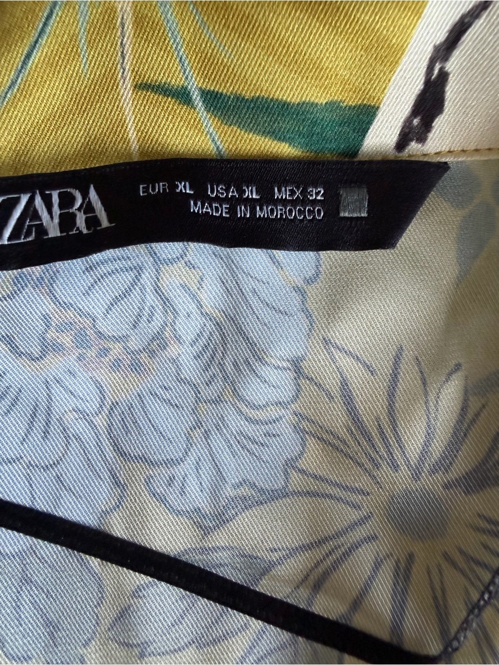 ZARA Women’s Satin Kimono Blazer Golden Floral Crane Print * No Belt *  EUC XL - Picture 5 of 5